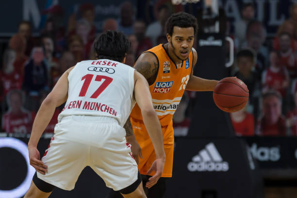 更是战术上 更是战术上